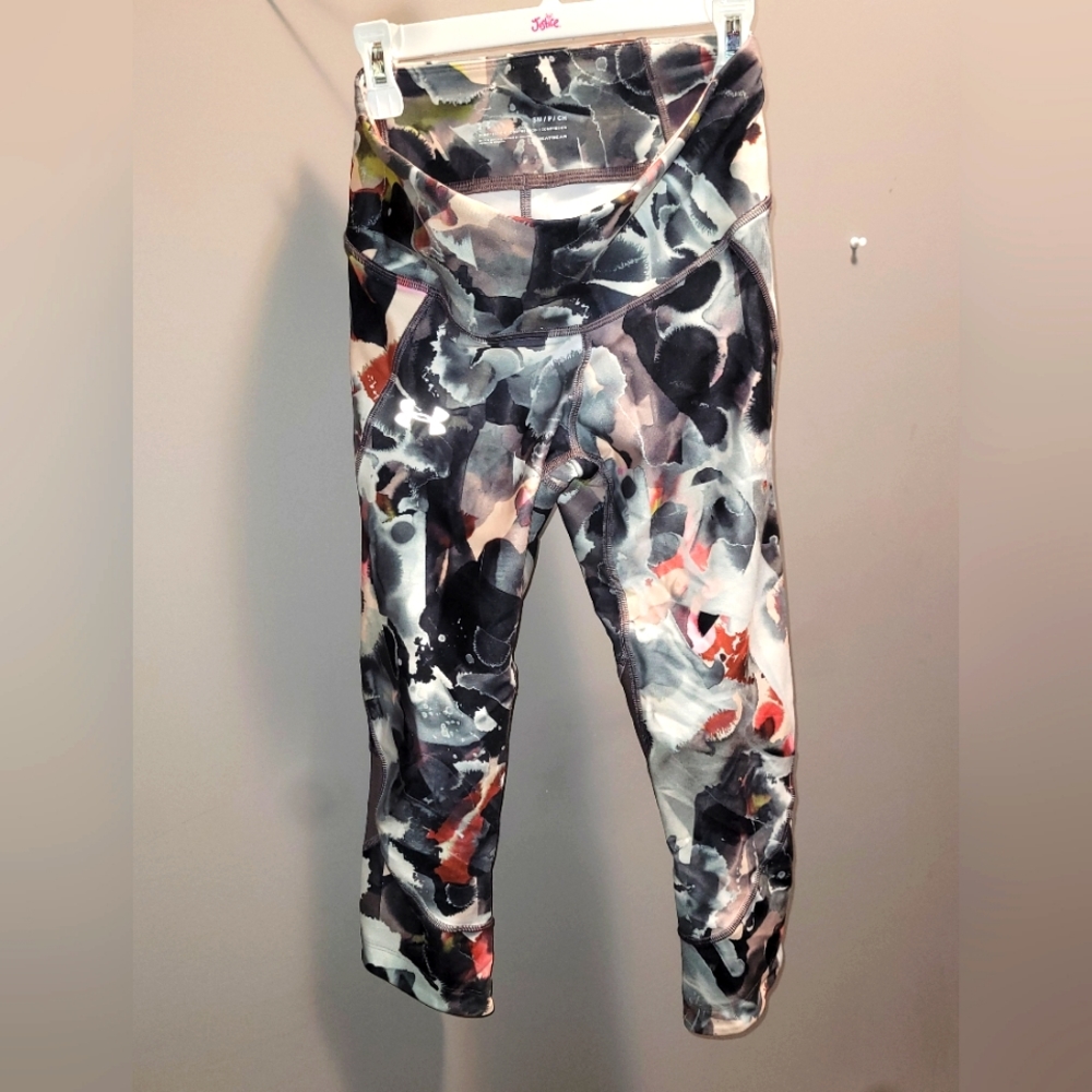 Underarmor compression heatgear 3/4 work out pants